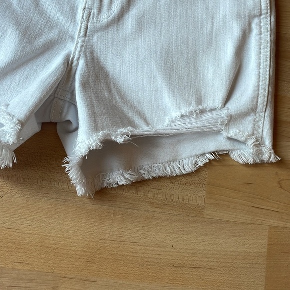 *Never Worn* white Hollister denim shorts - Picture 2 of 7